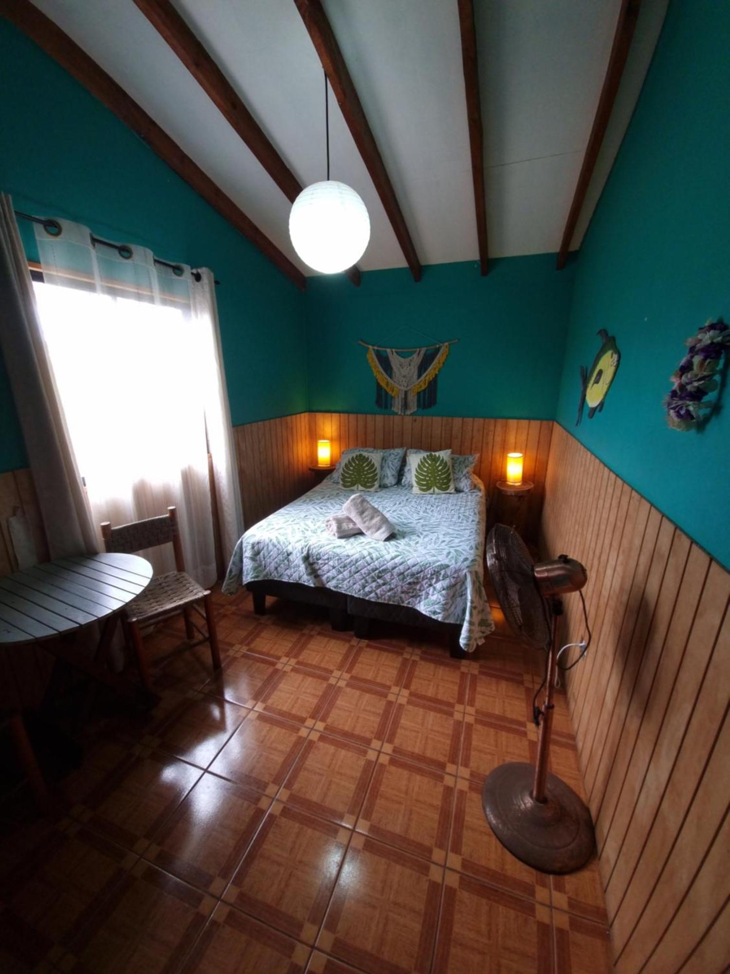 Hostal Vieroto Ханга-Роа Экстерьер фото