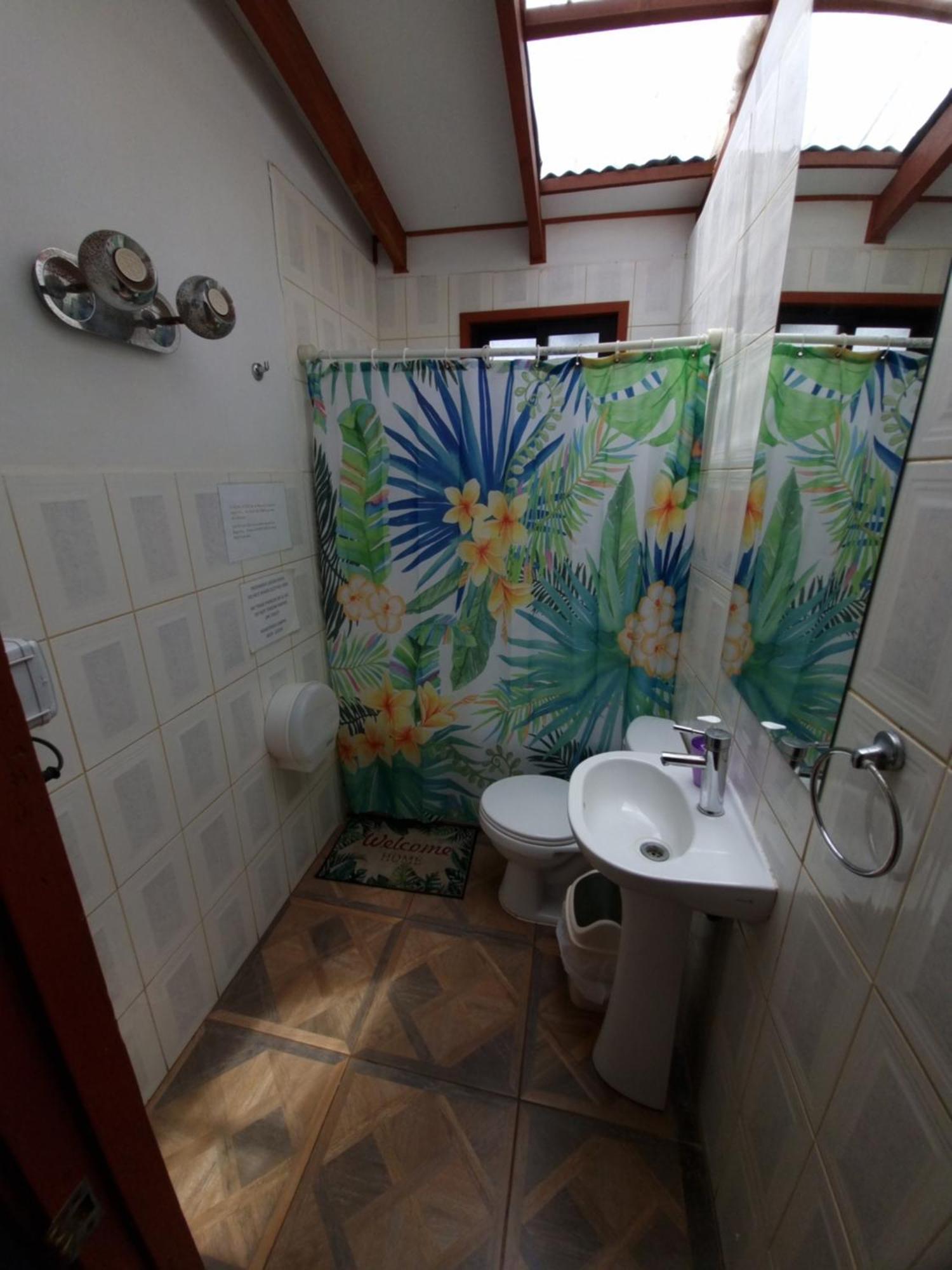 Hostal Vieroto Ханга-Роа Экстерьер фото