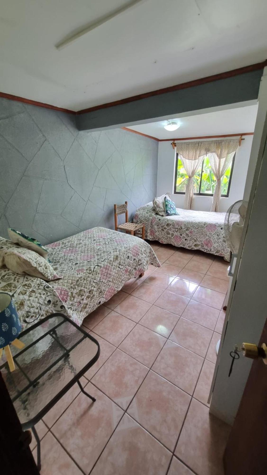 Hostal Vieroto Ханга-Роа Экстерьер фото