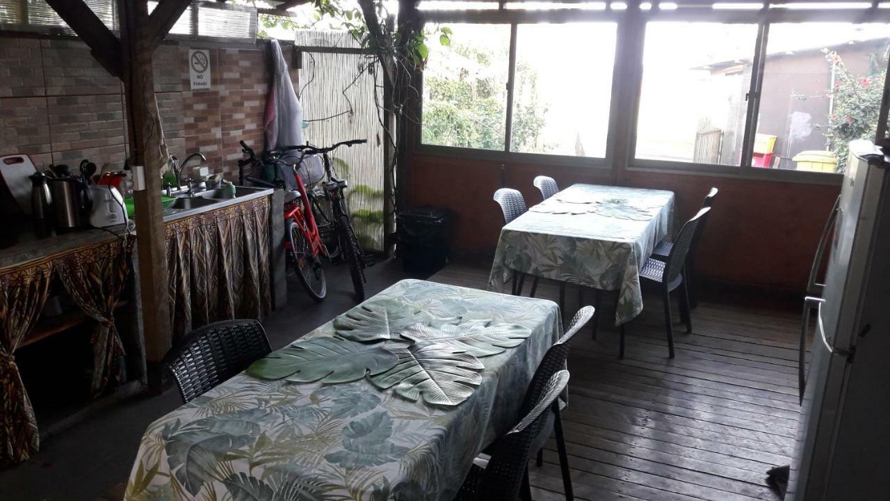 Hostal Vieroto Ханга-Роа Экстерьер фото